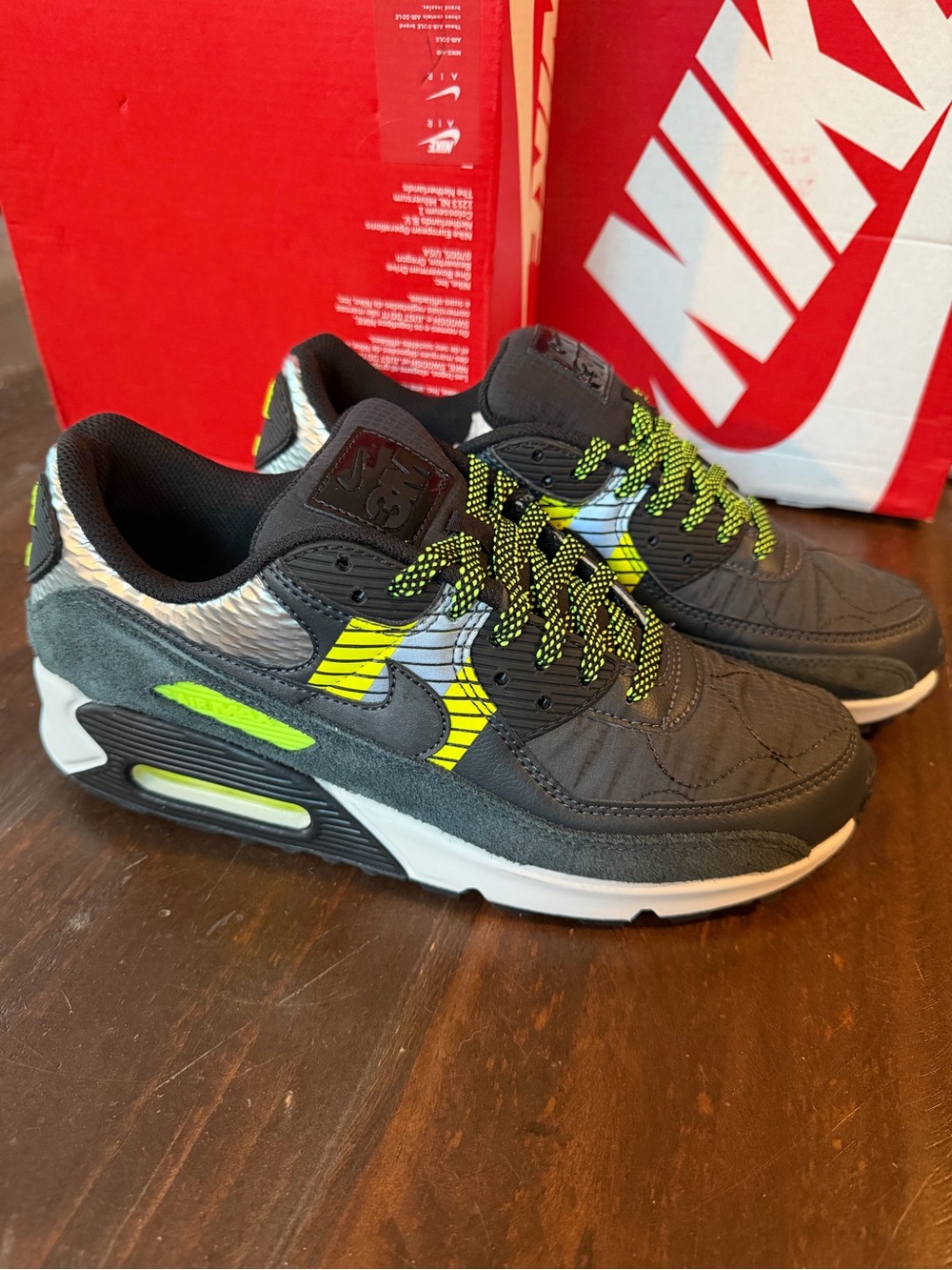 VNDS Nike Air Max 90 3M Sneakers Anthracite Volt with Neon Green Laces - 9M